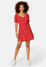 violie-puff-sleeve-dress-red-patterned