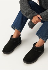 short-winter-boot-in-suede-black