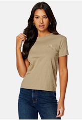 reg-tonal-shield-t-shirt-270-concrete-beige