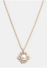 emily-pearl-necklace-rosaline