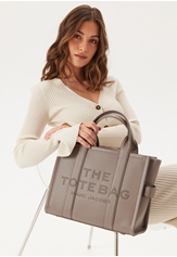 the-medium-leather-tote-cement