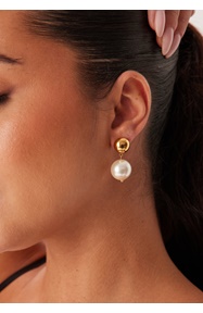 BY JOLIMA Jolie Pearl Earring, Gold