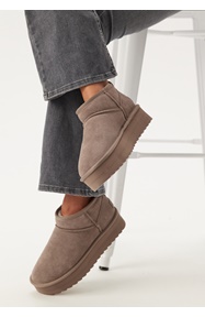 Colors of California Platform Winter Boot In Suede