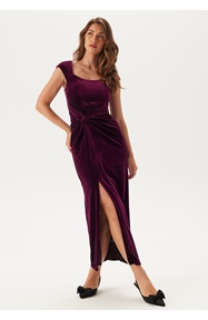 FOREVER NEW Lara Cap Sleeve Velvet Gown