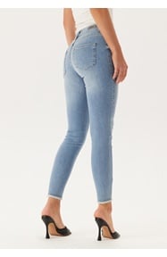 ONLY Blush Life Mid Raw Jeans