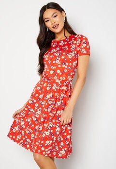 Happy Holly Tova ss dress Red / Floral bubbleroom.fi