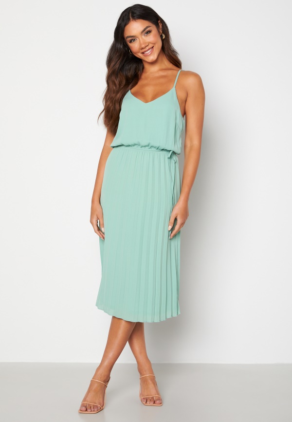 Bubbleroom Occasion Gwyneth Pleated Dress Dusty green - Bubbleroom