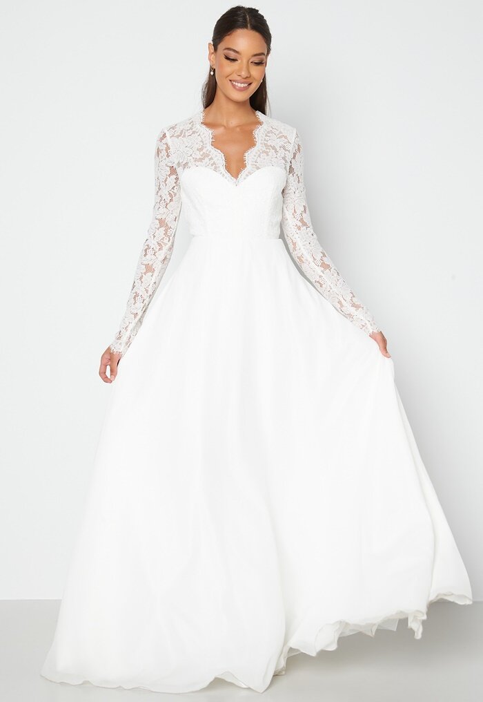 https://images.bubbleroom.fi/data/product/700x1016/bubbleroom-occasion-kate-lace-gown-white.jpg