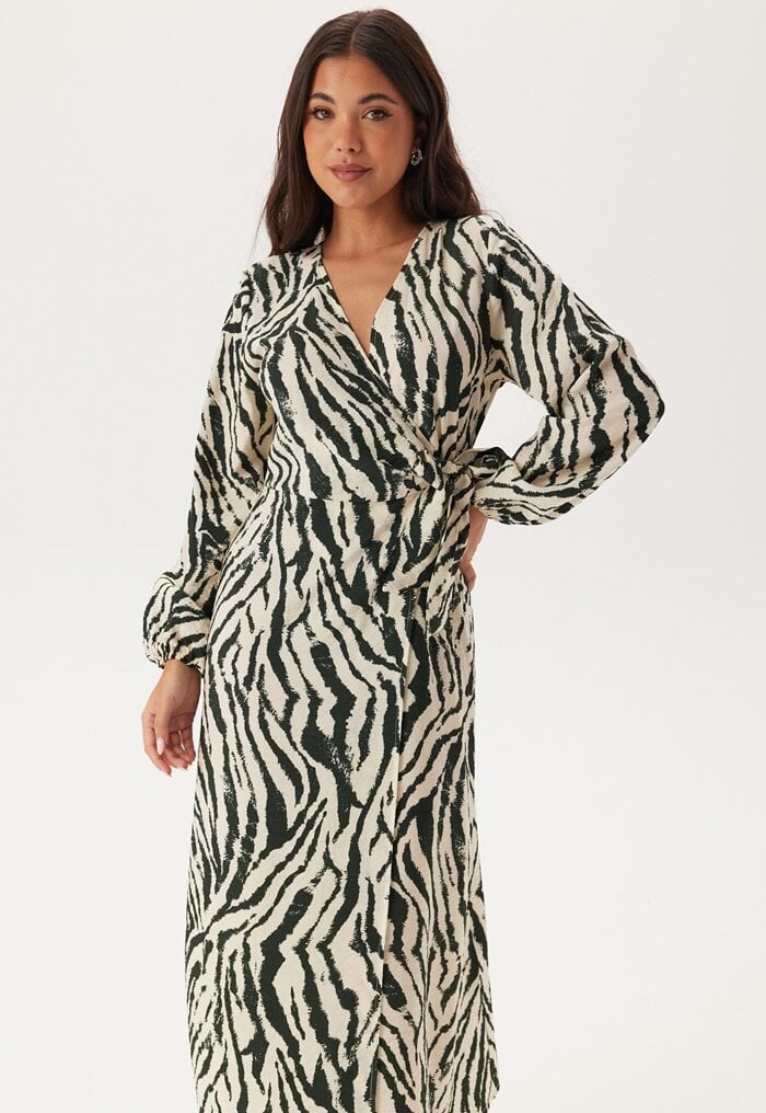 BUBBLEROOM Wrap Dress