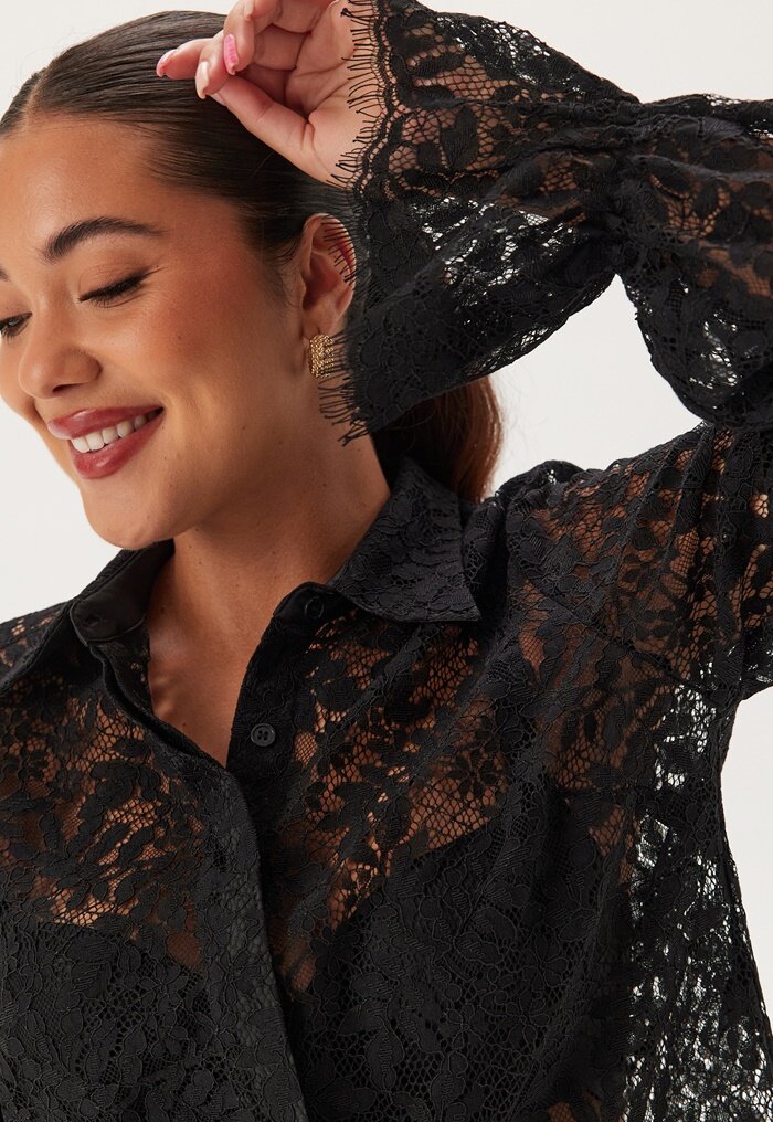 Happy Holly Buttoned Lace Shirt