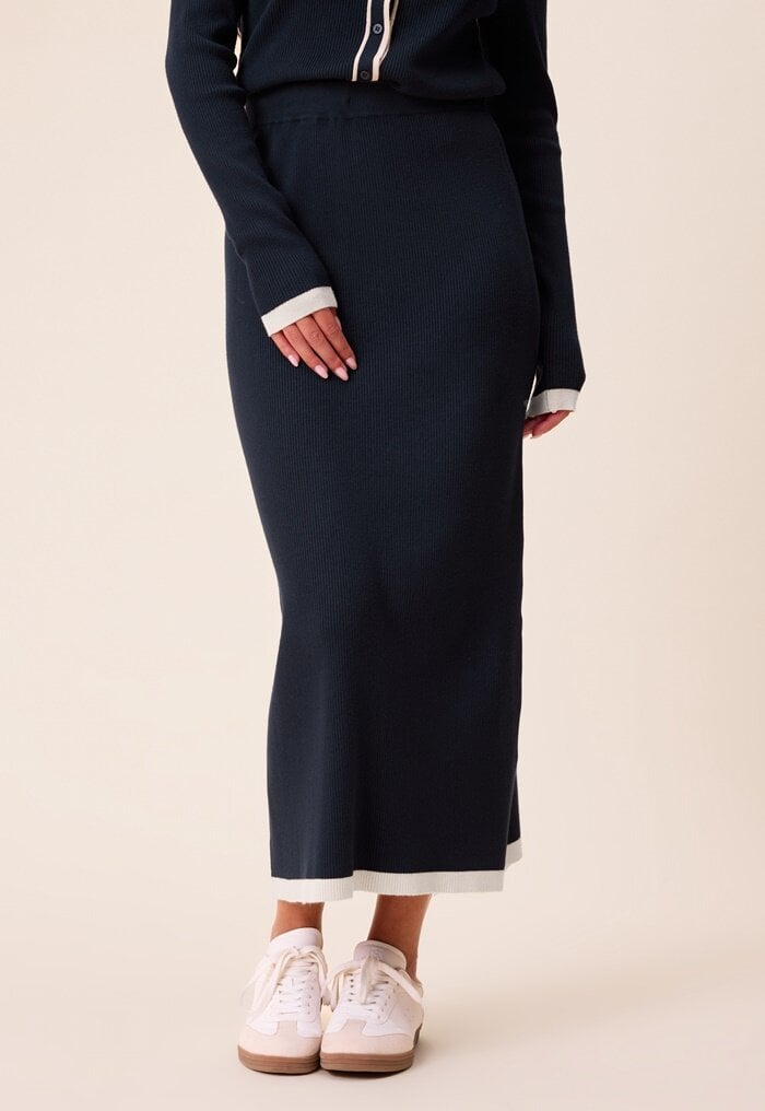 Happy Holly Contrast Knitted Midi Skirt