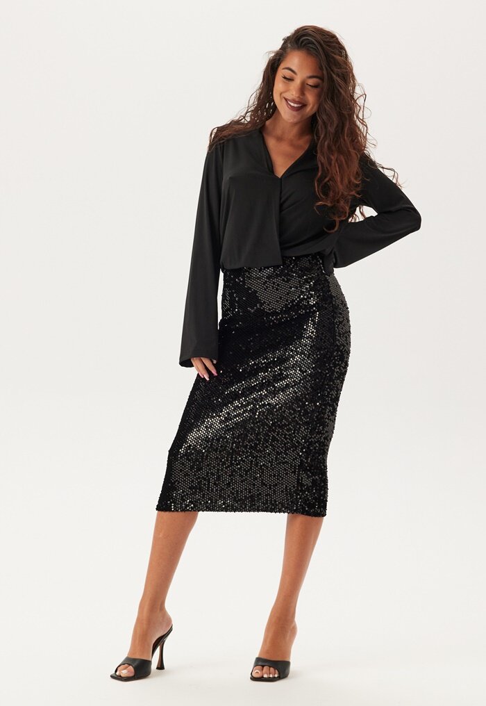 Happy Holly Sequin Trumpet Sleeve Midi Dress